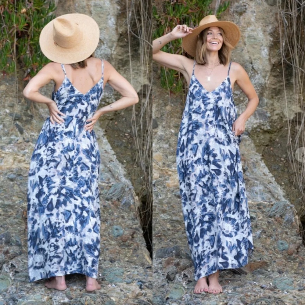Love Stitch Blue Floral Print Maxi Dress